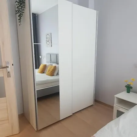 Good Time Dabrowskiego 58 *